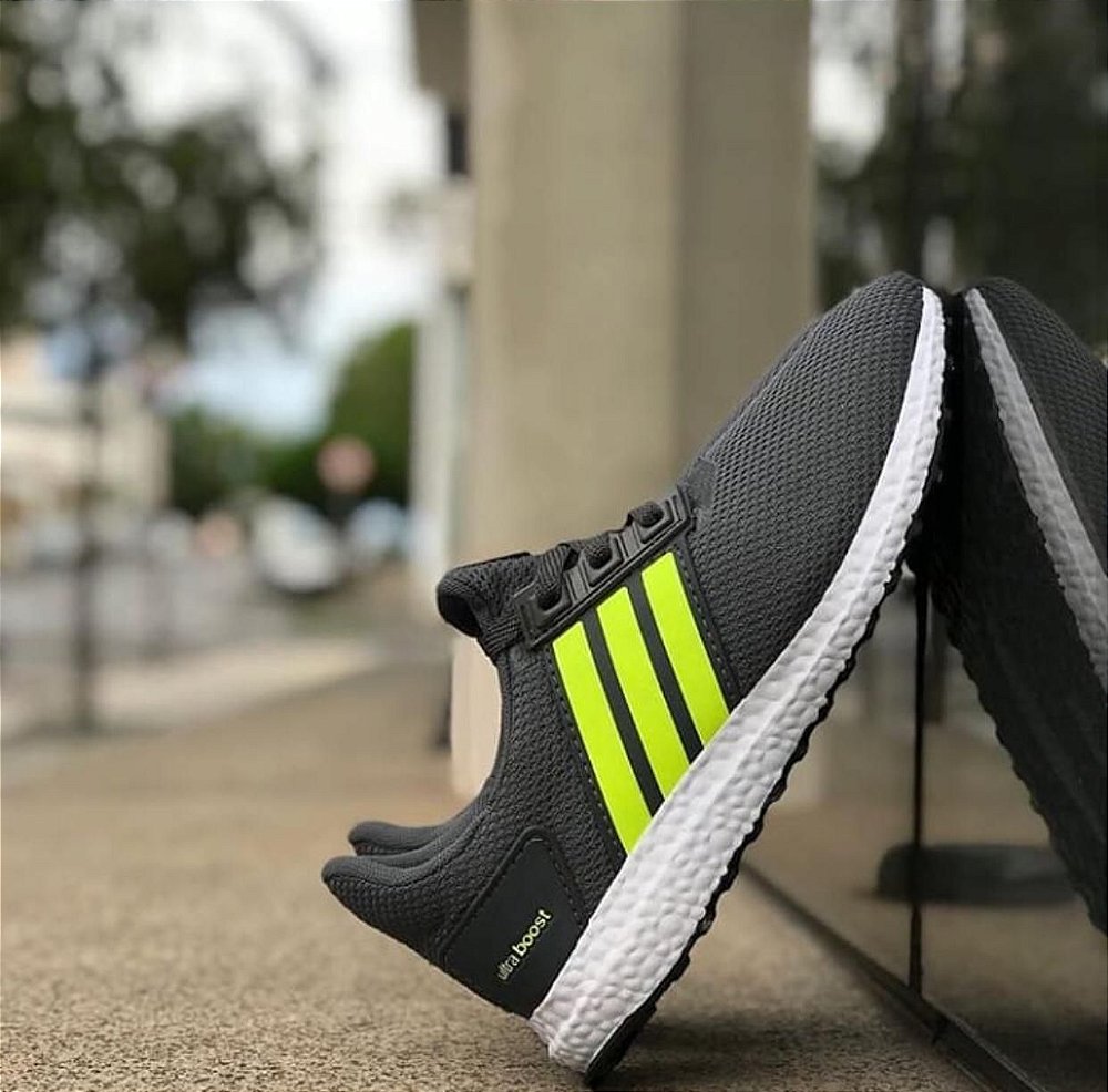 tenis adidas cinza e verde