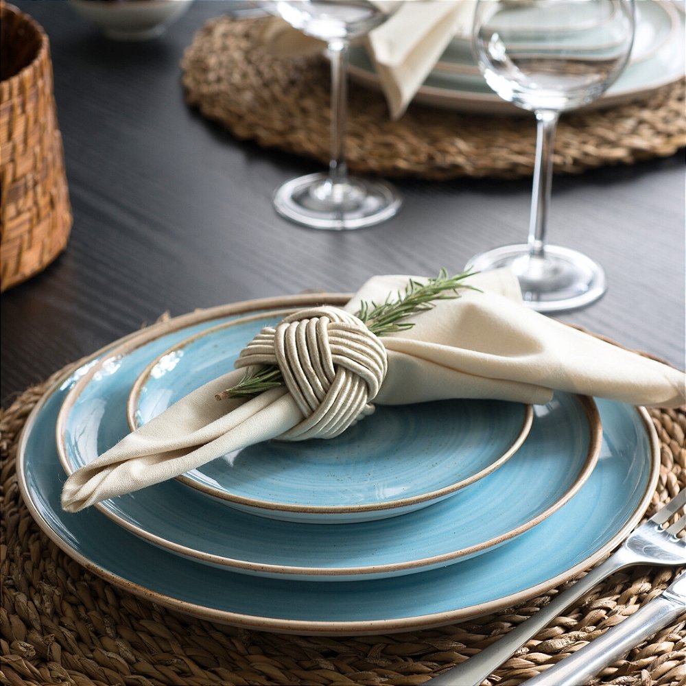 Aparelho de jantar em cerâmica azul
