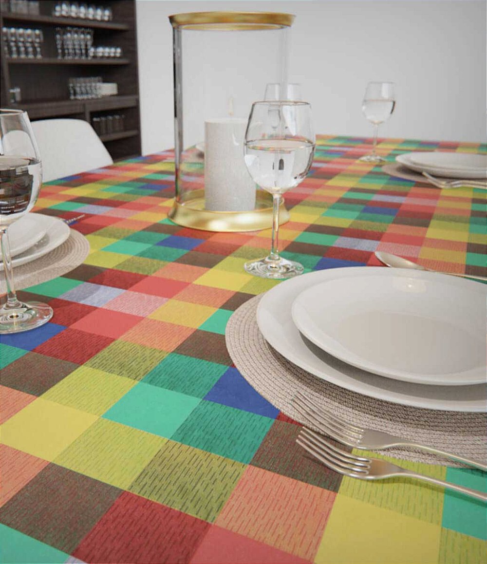 ambiente neutro com toalha de mesa colorida quadriculada