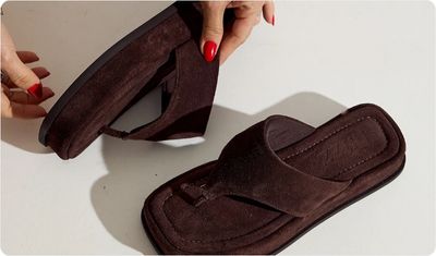 Estilo Chinelo Búzios Camurça