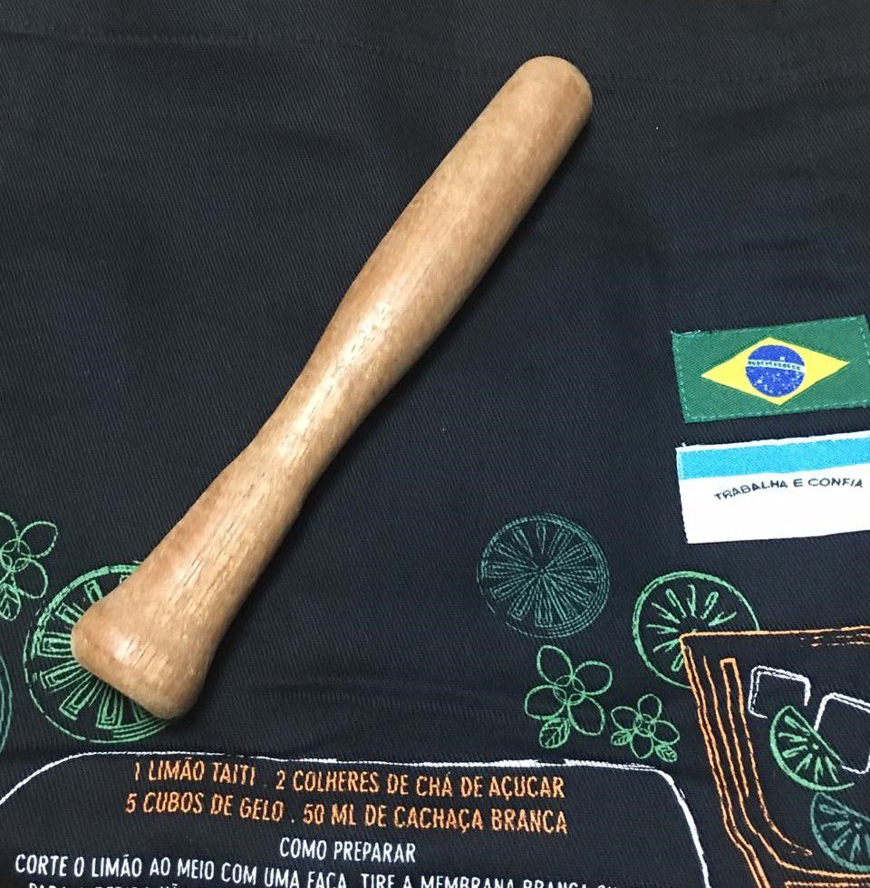 4- Kit Avental Receita da Caipirinha + Socador - Português e Inglês 2x de  50,00 - Matizes Capixabas