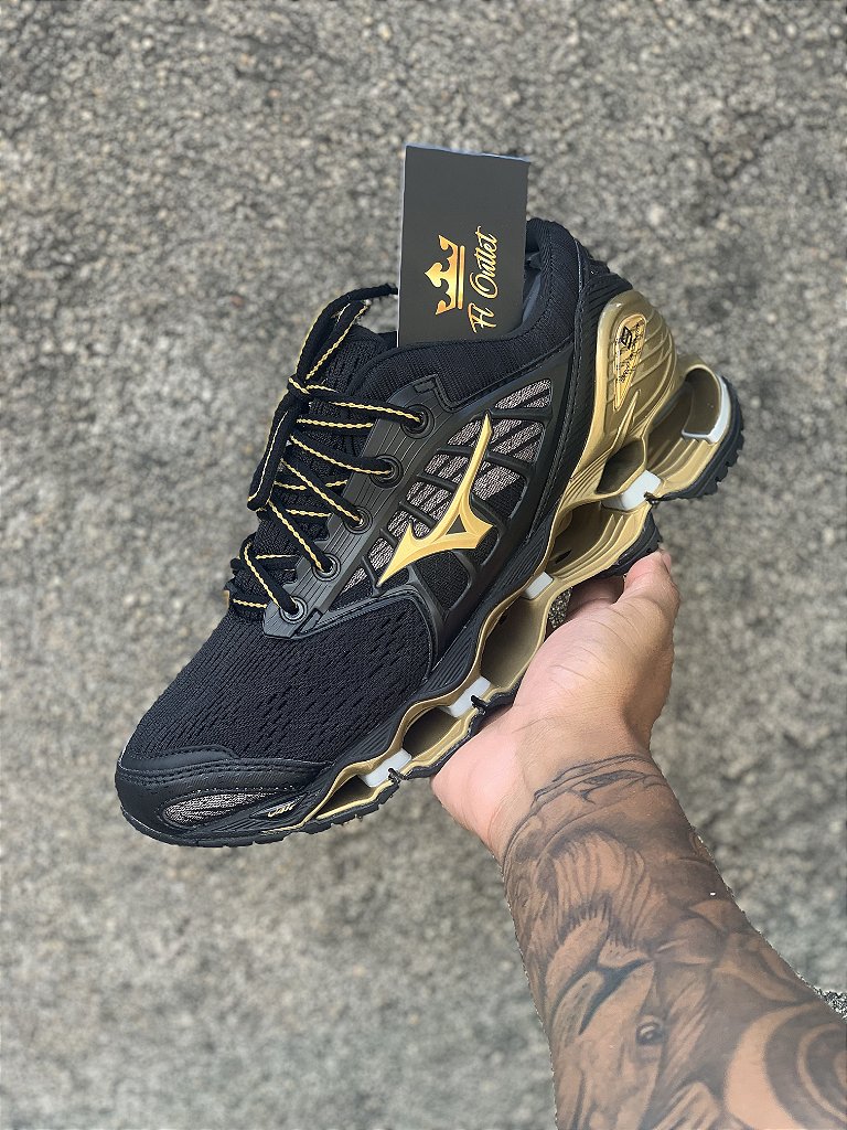 mizuno preto com dourado