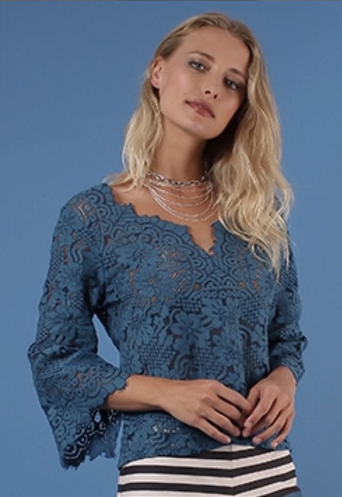 Blusa em renda azul - Devian Boutique - Ecommerce de Moda Feminina