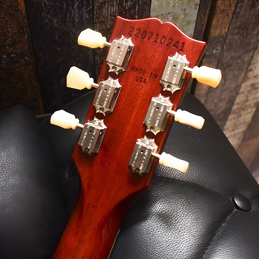 GUITARRA GIBSON SG STANDARD MAESTRO VIBROLA VINTAGE CHERRY
