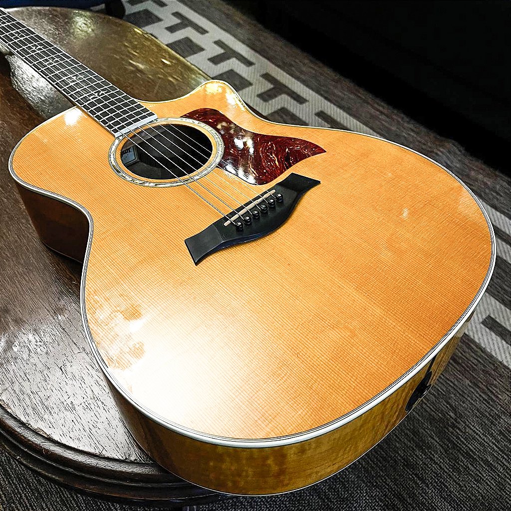 VIOLAO TAYLOR 614 CE GRAND AUDITORIUM 2004 COM CASE - Musical RIFF