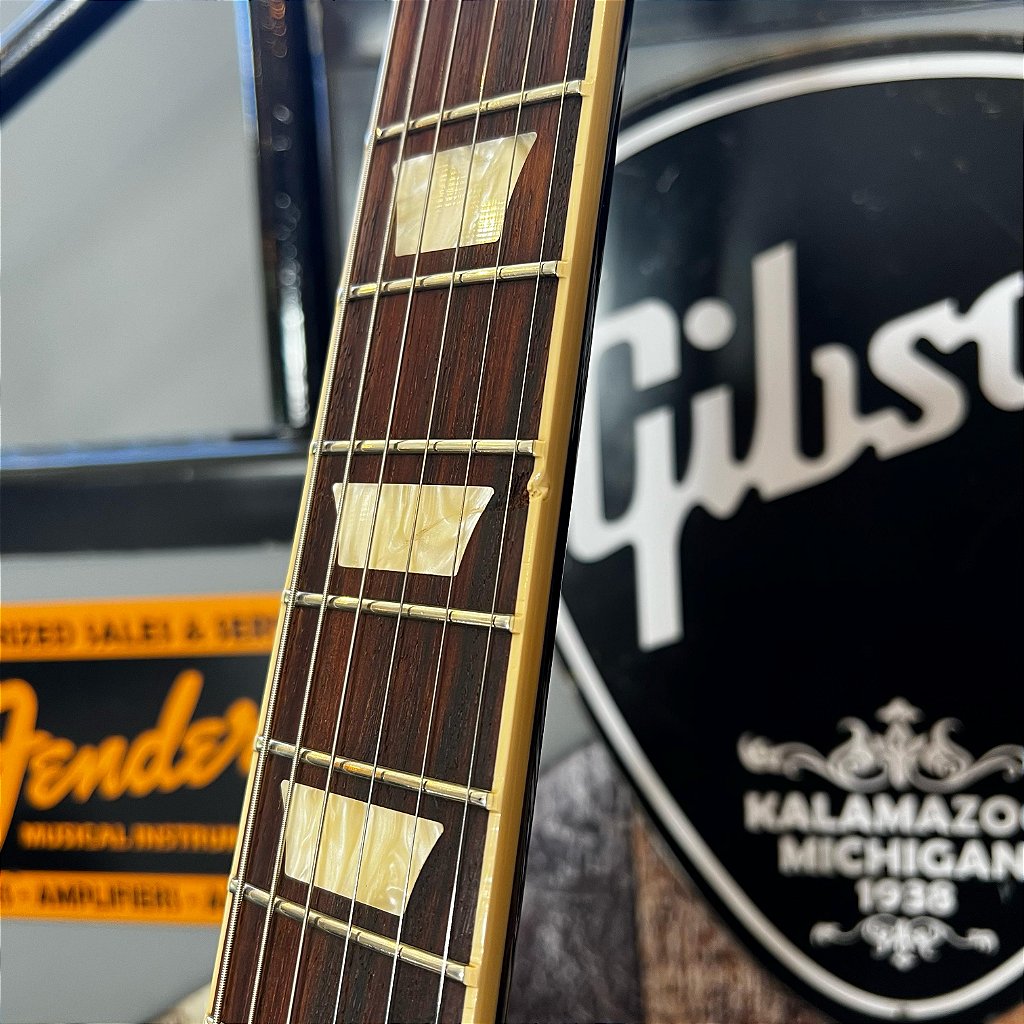 GIBSON LES PAUL CLASSIC EBONY 2022 (SEMINOVA ) - Musical RIFF