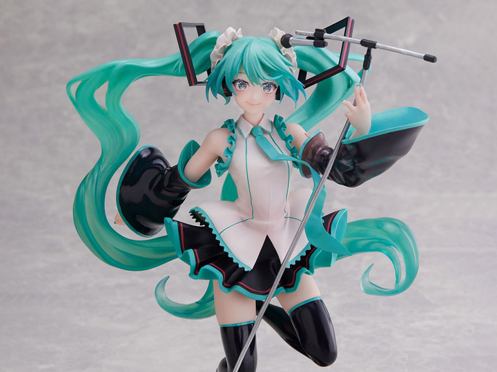 Vocaloid AMP+ Hatsune Miku (Birthday 2023 Ver.) Figure - Treasure box