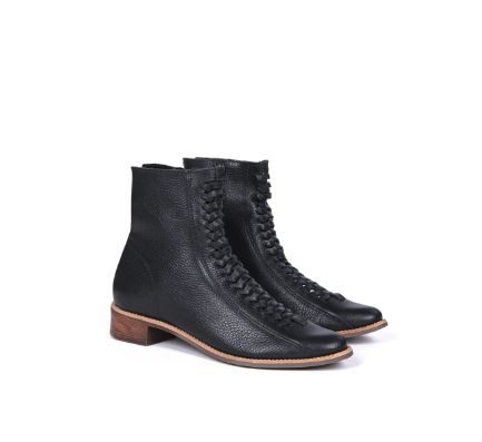 sapato de couro com solado de madeira