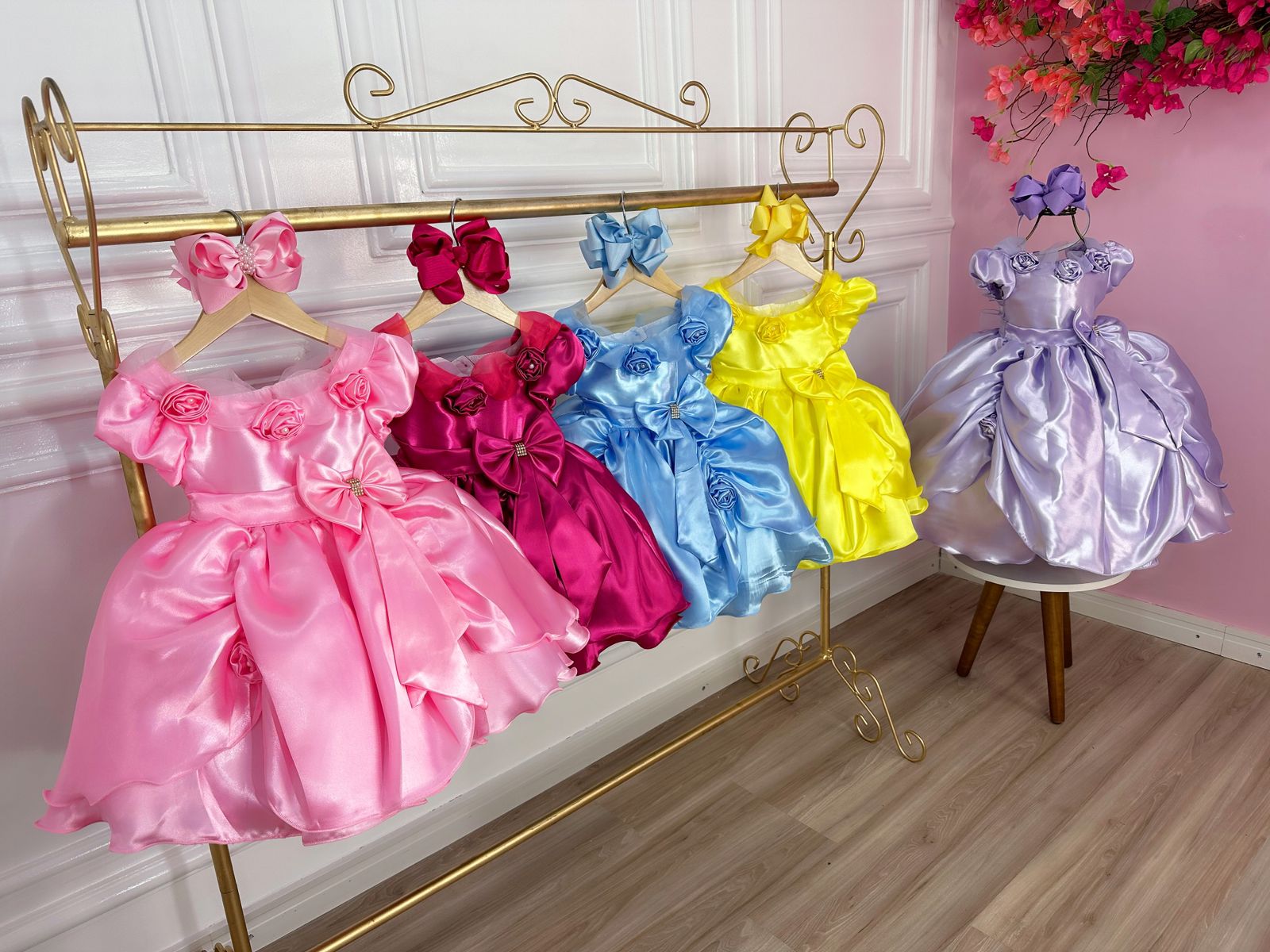 Vestido Infantil Lilás Princesa Sofia Apliques de Flores - Fabuloso Ateliê