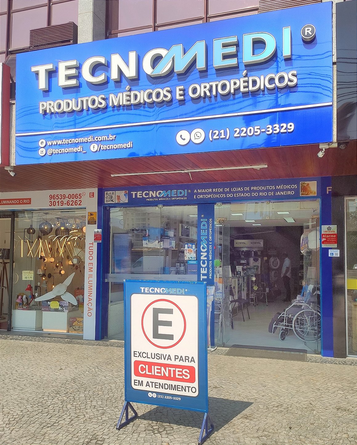 Fachada da loja Tecnomedi Recreio dos Bandeirantes na Av. das Américas, Zona Oeste do Rio