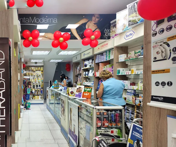 Interior da Tecnomedi Tijuca com produtos médicos, ortopédicos e hospitalares