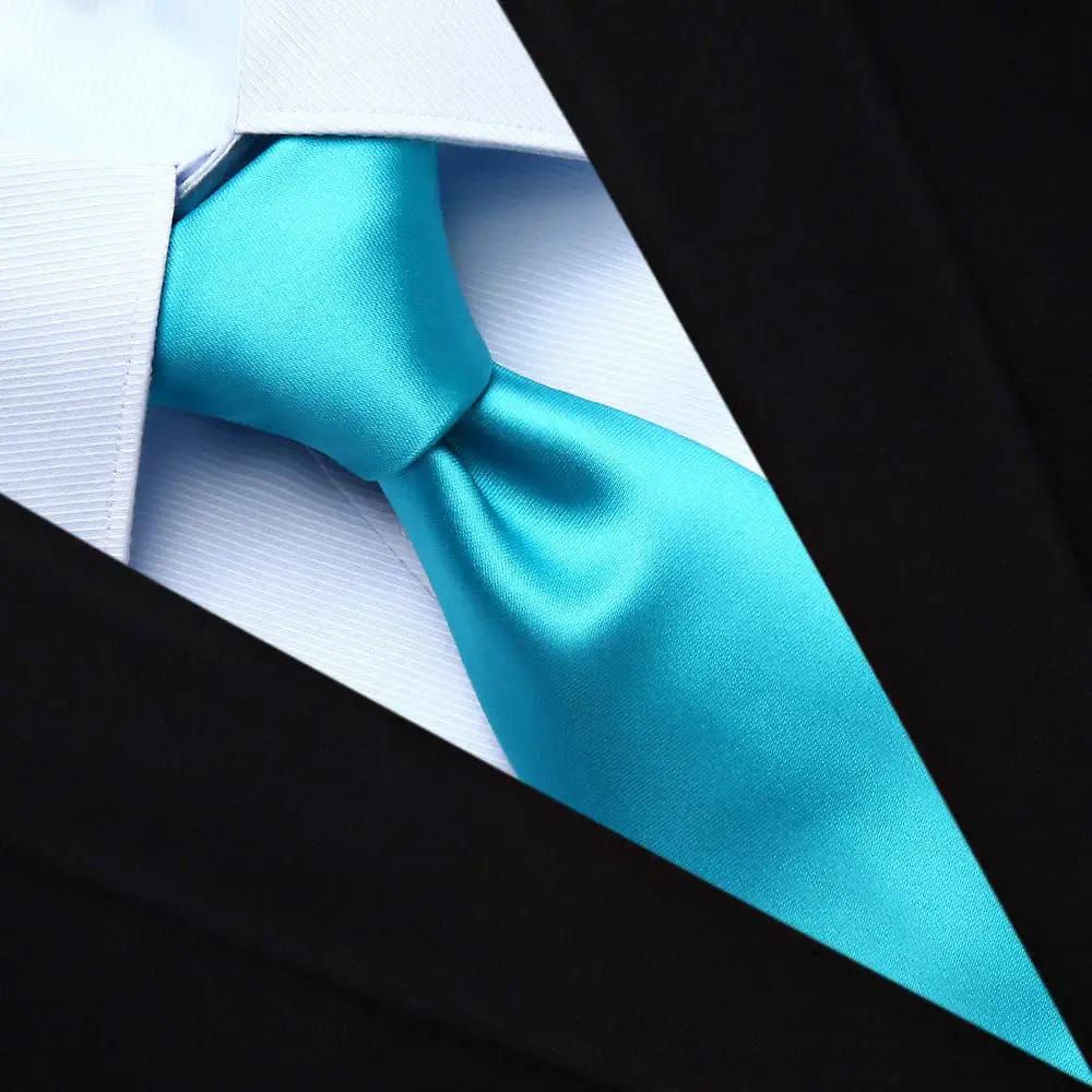 terno preto e gravata azul tiffany