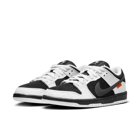 Tênis Nike Dunk SB Low Tightbooth Black White - FD2629-100 Tênis Nike Dunk SB Low Tightbooth Black White - FD2629-100