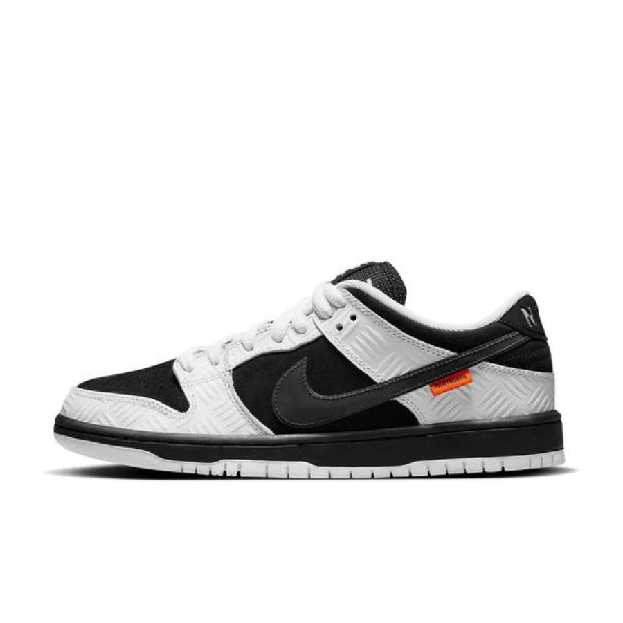 Tênis Nike Dunk SB Low Tightbooth Black White - FD2629-100