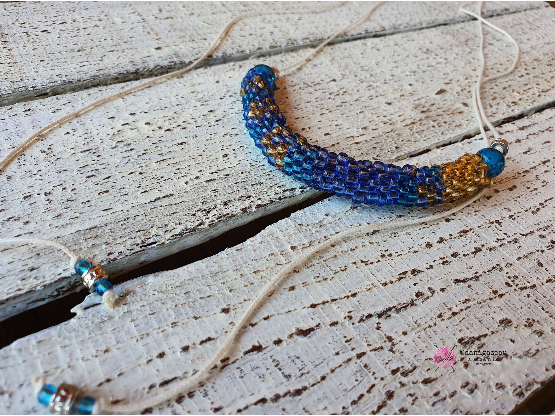 colar croche micangas azul 4