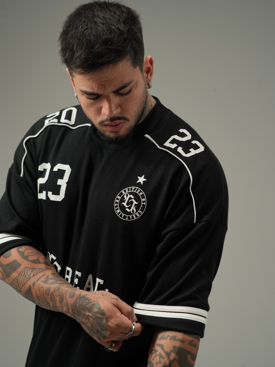 Camiseta CREAT lavado neutro estilo urbano