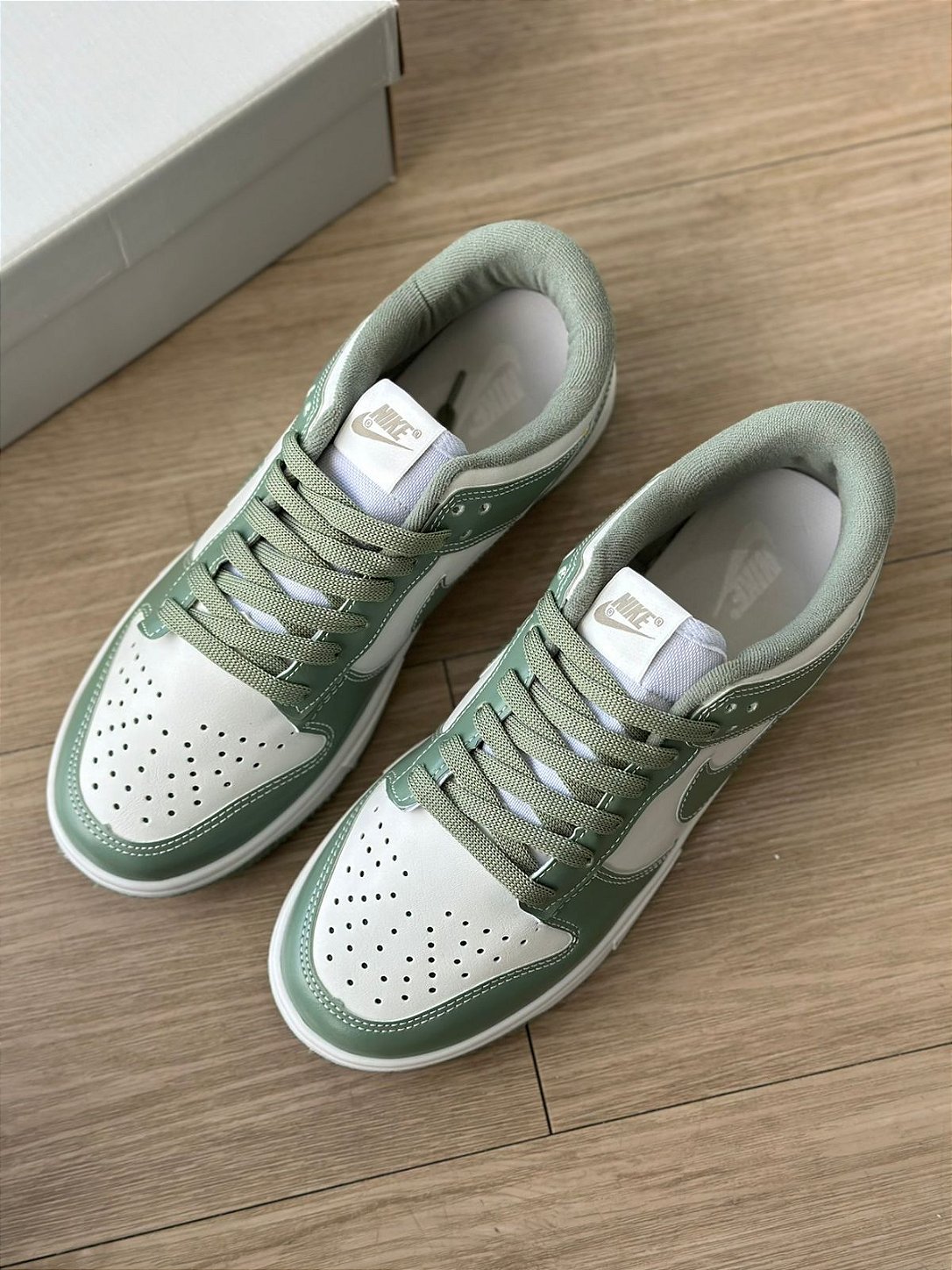 Dunk Low SB