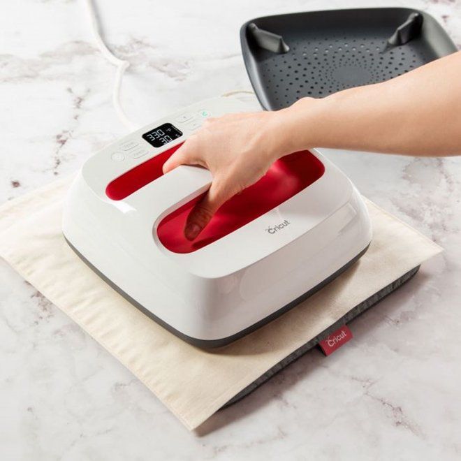 E*n様 Cricut EasyPress 2 ホワイト/レッド Prensa Térmica Easy Press 2 - Vermelha- Cricut - 22,8x22,8cm