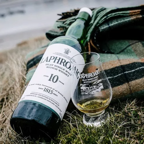 Whisky Laphroaig 10 anos - 750ml - Bebida In Box