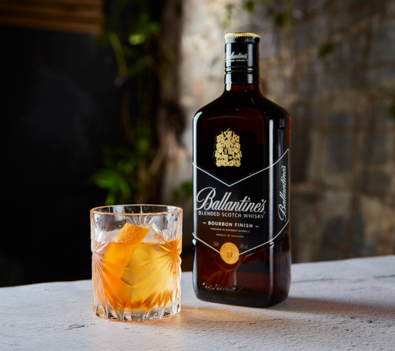 ウイスキー Ballantine's Blended Scotch Whisky Ballantine's Scotch Whisky - Site Oficial