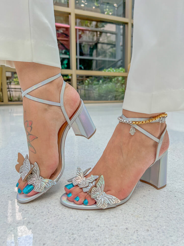 Sandália Rosie Prata Furta-Cor & Borboletas Prata - Laura's Boutique -  Sapatos Exclusivos