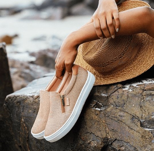 Tênis Feminino Slip On Brilho Quiz - Bege - Ana Kostik - Os Melhores  Calçados Femininos