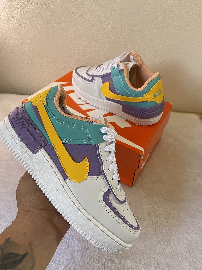 tenis nike air force colorido