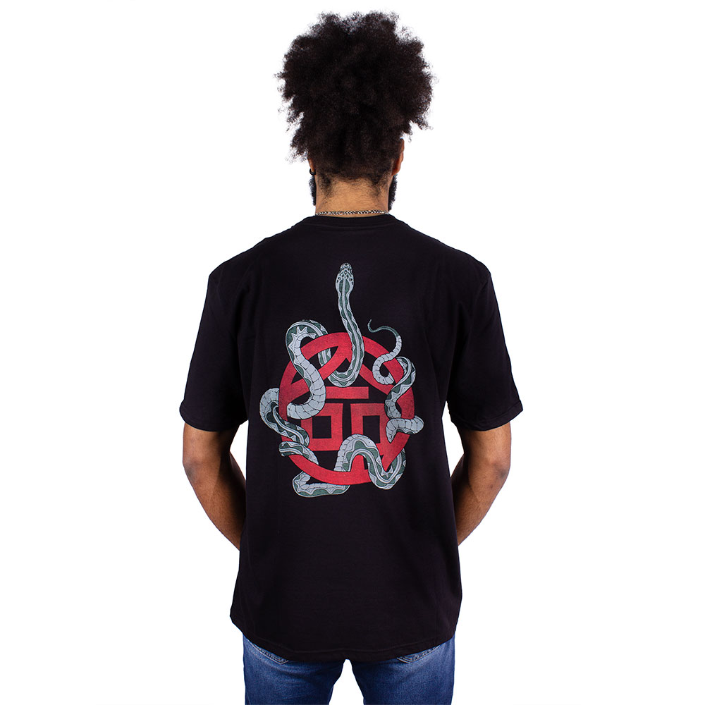 Camiseta Iron Maiden Senjutsu Snake Preta - Art Rock Camisetas