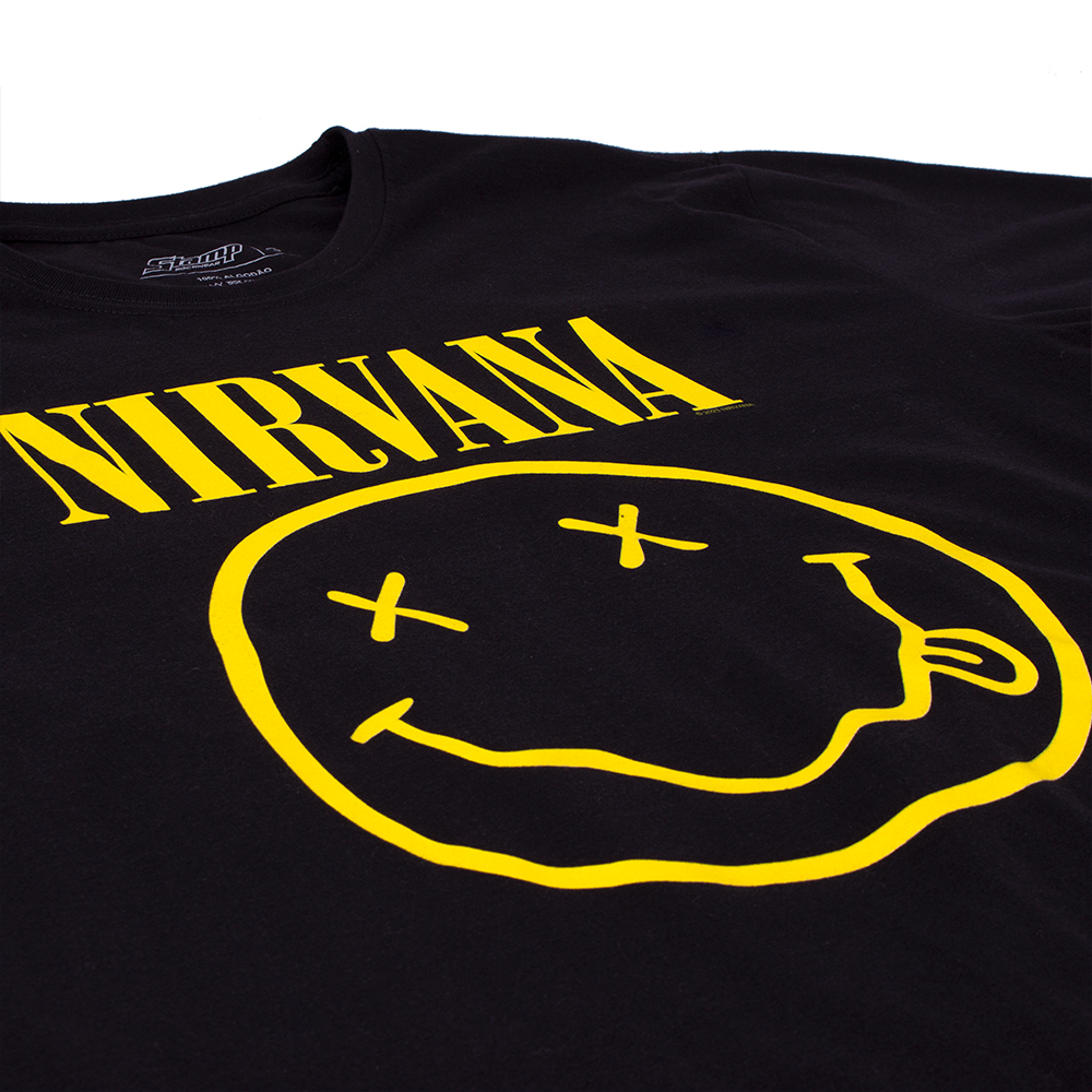 Camiseta Plus Size Nirvana Smile Preta - Art Rock Camisetas