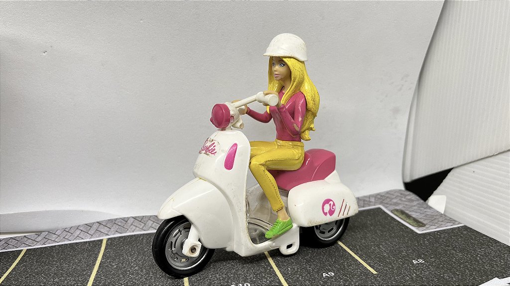 Barbie com moto Raridade Minicars Brasil