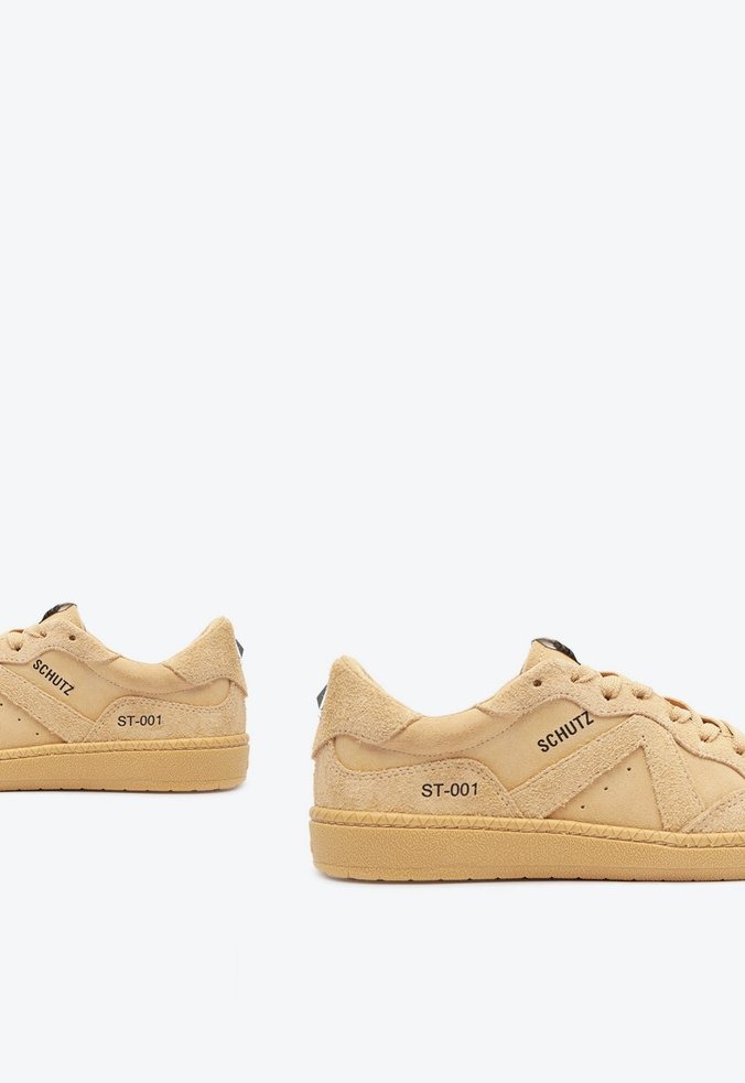 Tênis Couro Cadarço ST-001 Schutz Camel - Specchio | Loja de Moda