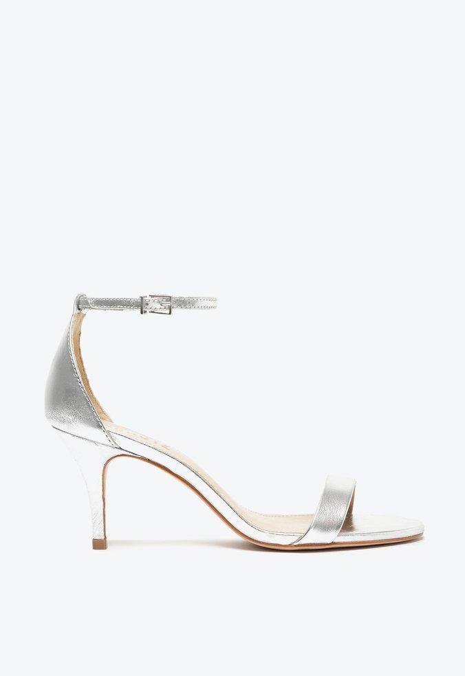 Sandália Salto Fino Tiras Fivelas Schutz Prata Specchio Loja