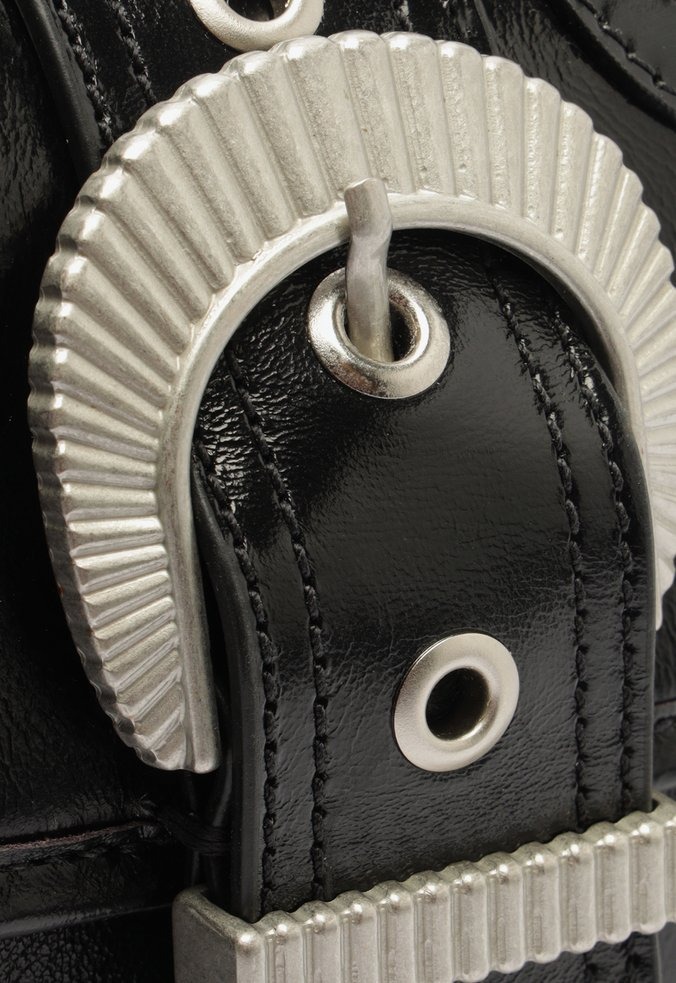 Bolsa Feminina Pequena Couro Texas Fivela Croco Schutz Preto