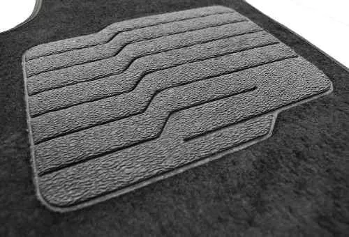 Jogo de Tapetes em Carpete Preto Uno Vivace - Connect Parts