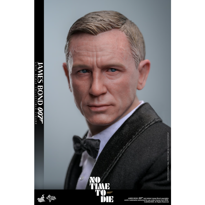 James Bond 1/6 (Daniel Craig) – Hot Toys | Figura Colecionável
