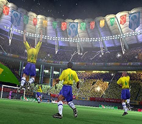 Curiosidade aleatória, na versão de PS2 do FIFA 2002 os desenvolvedores  acabaram errando o escudo do Botafogo-RJ e colocando o de SP, mas dentro do  jogo o uniforme ainda era do Botafogo-RJ. : r/futebol