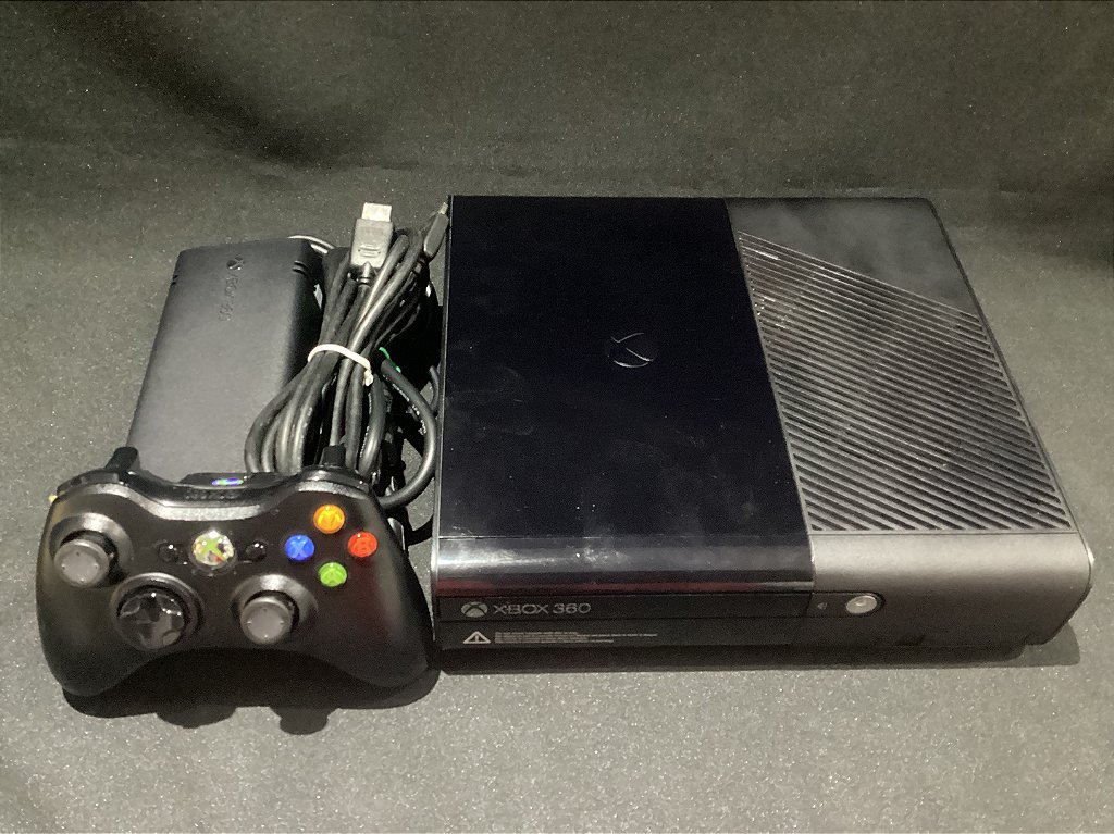 Console Xbox 360 Super Slim 250GB com 1 Controle e Kinect Usado