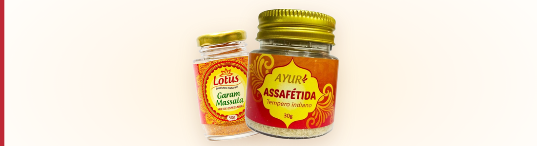 Pote de assafetida em po Ayur 30g ao lado do tempero Garam Massala Lotus