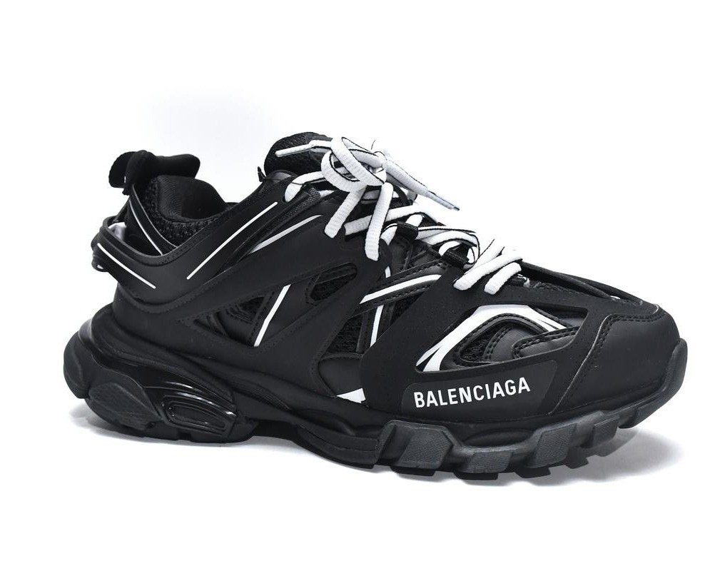 Balenciaga tess s 2025