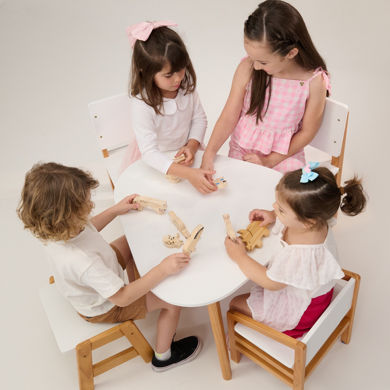 Mesa Infantil Orgânica - Branca