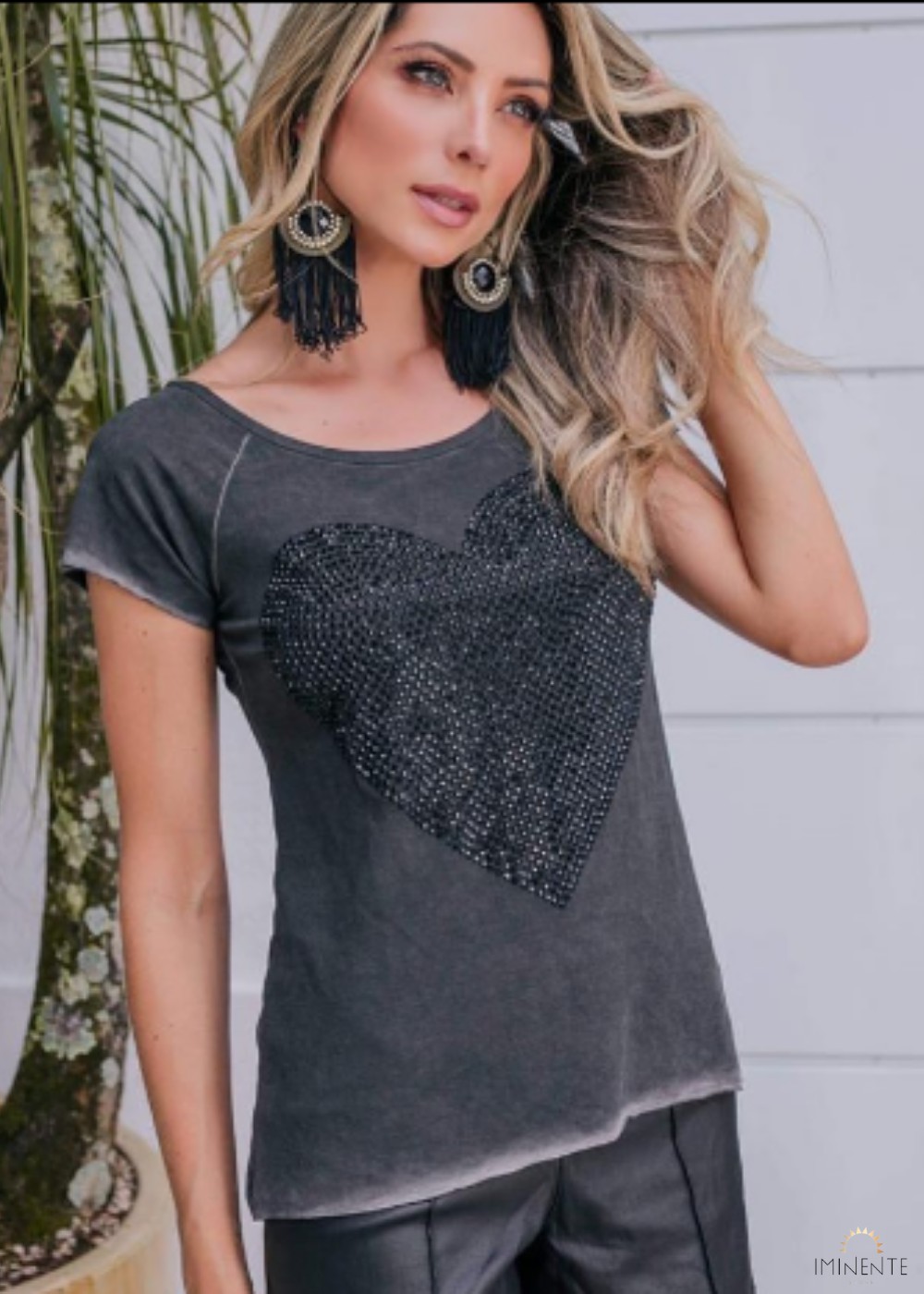 T-shirt Feminina Estonada Coração Pedraria - Iminente Store