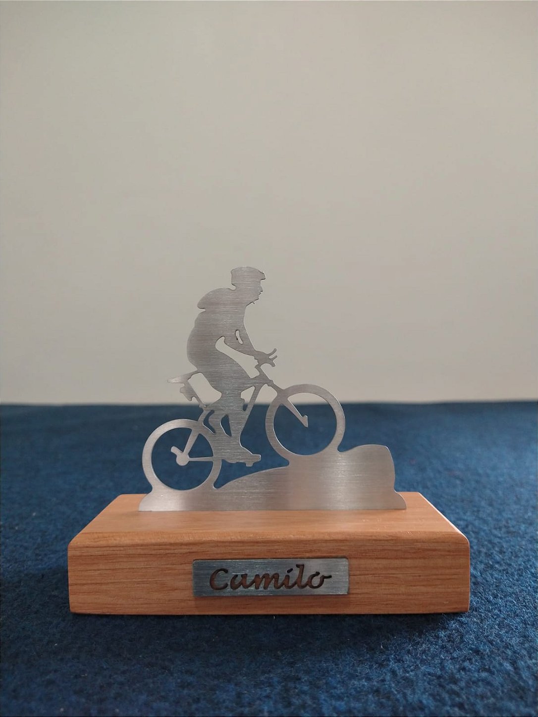 Troféu Decor Personalizado Com Nome e Esporte