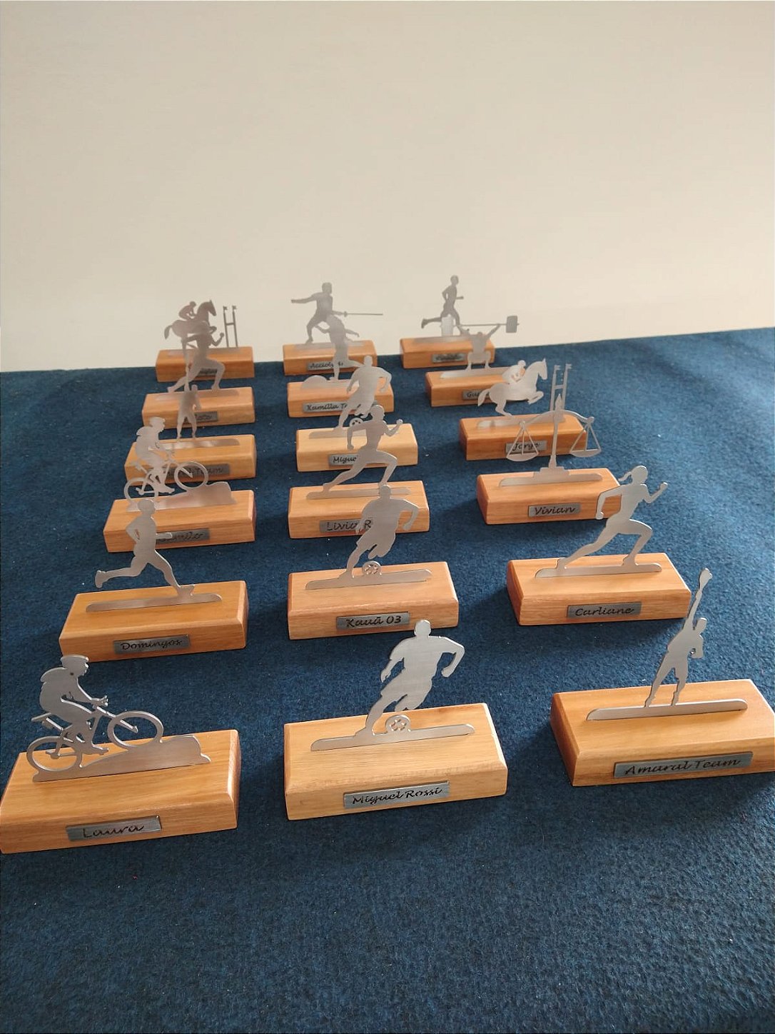 Troféu Decor Personalizado Com Nome e Esporte