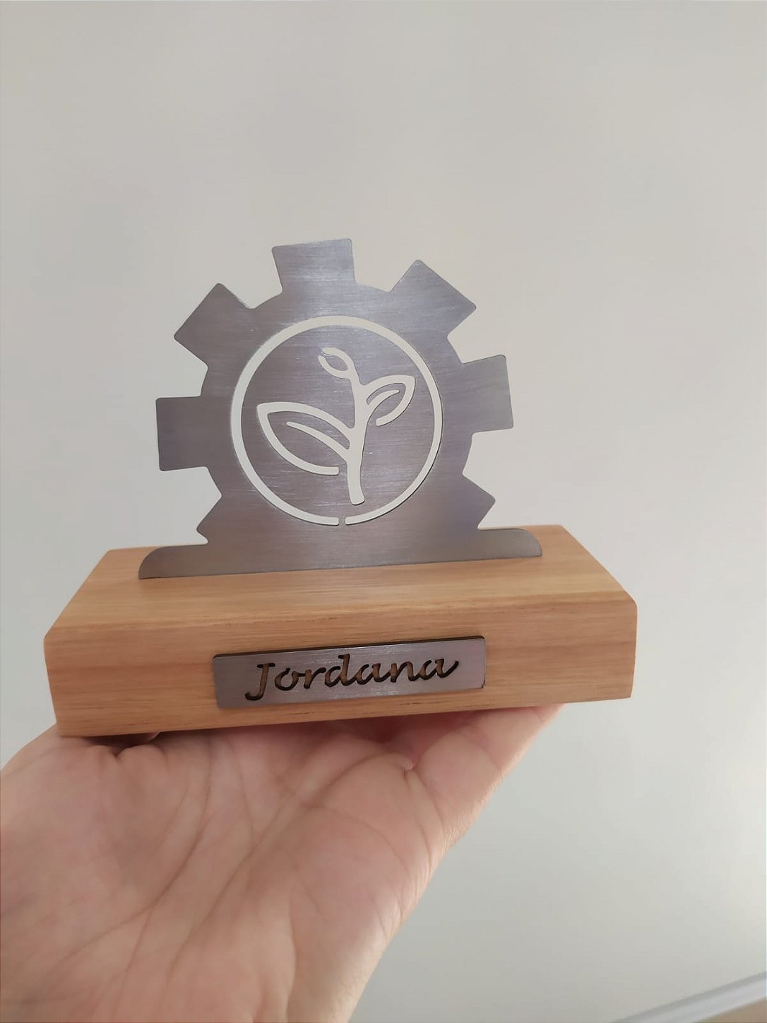 Troféu Decor Personalizado Com Nome e Esporte