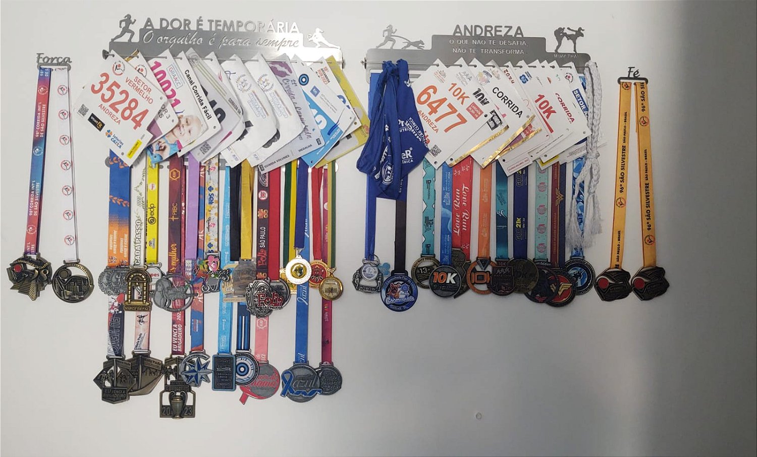 Porta Medalhas e Números de Peito Personalizado Com o Nome
