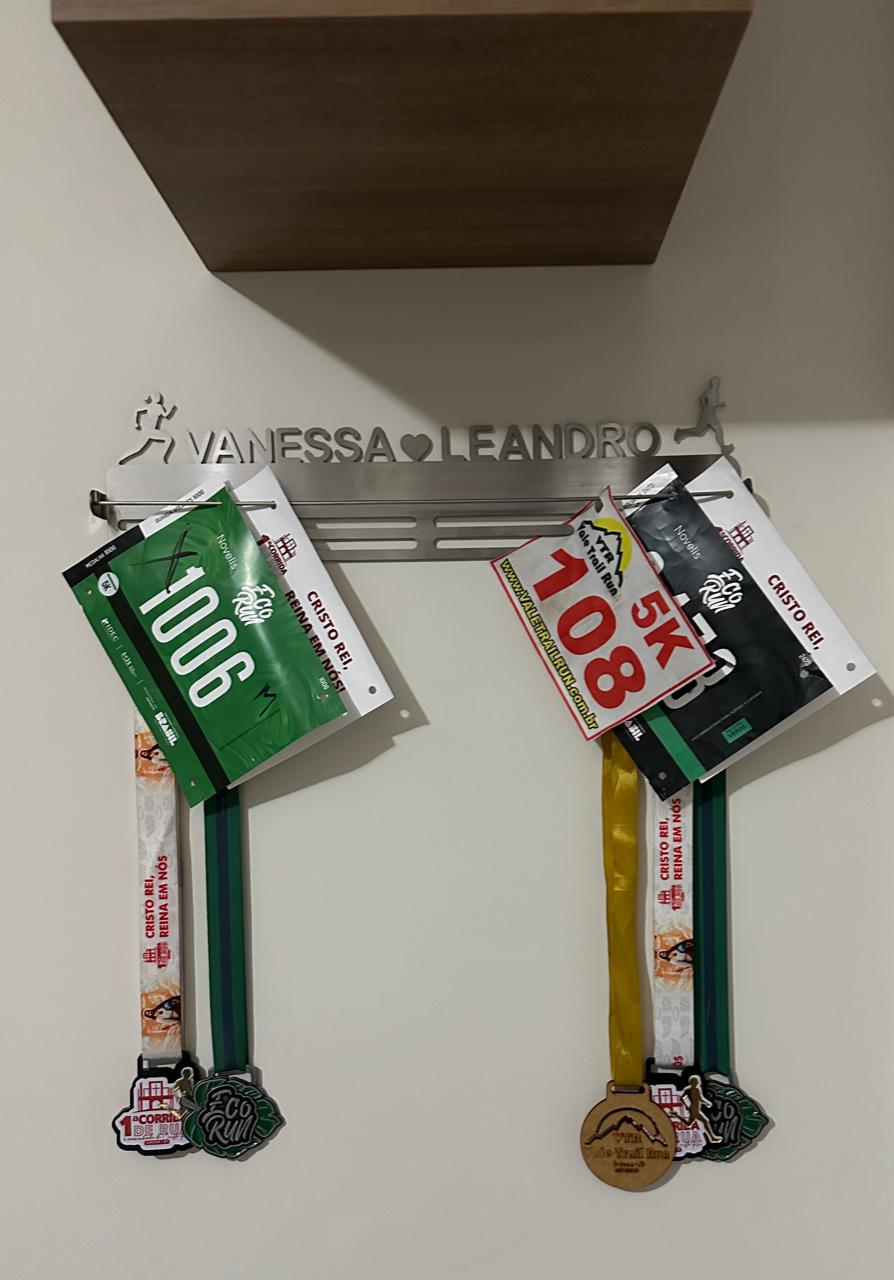 Porta Medalhas e Números de Peito Personalizado Com o Nome