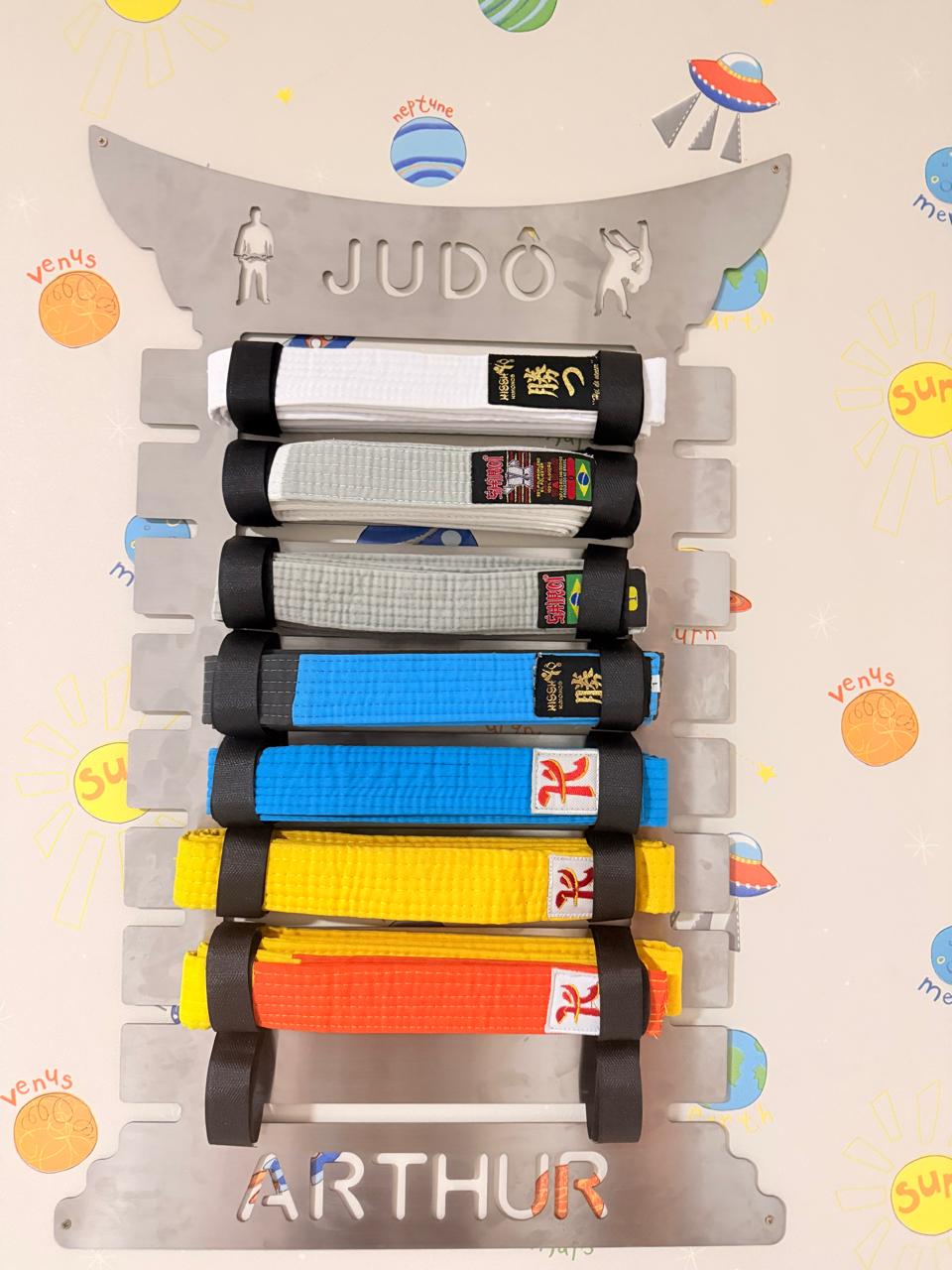 Porta Faixas em Inox Escovado Personalizado Com o Nome
