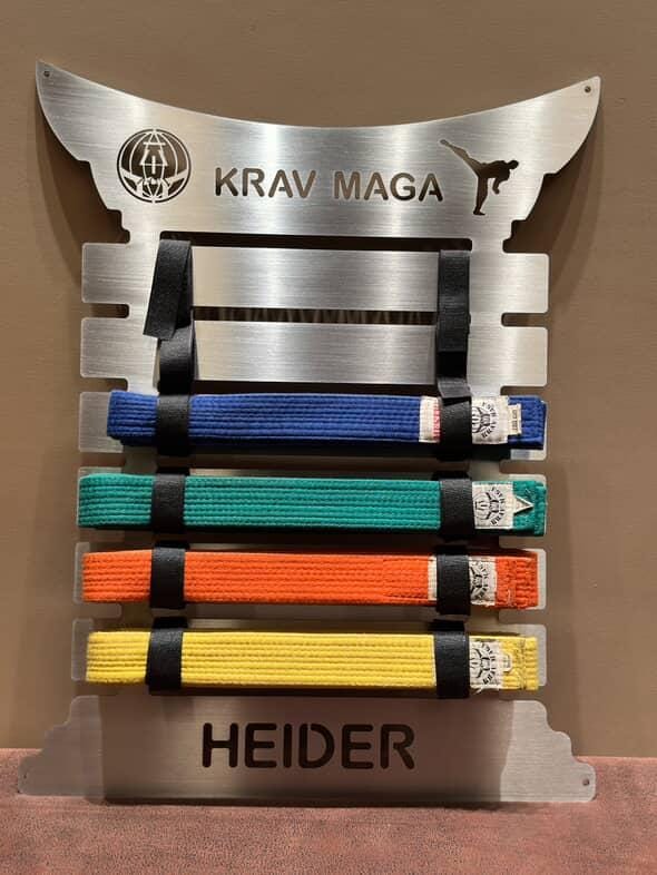 Porta Faixas em Inox Escovado Personalizado Com o Nome