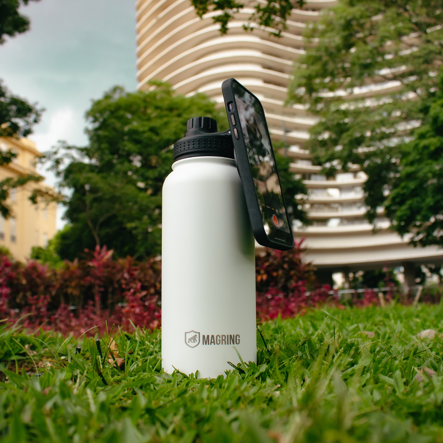 Garrafa Térmica com Suporte MagSafe, Aço Inoxidável, Bebidas Geladas por 24h e Quentes por 12h, Ideal para Treinos e Uso Diário - 540ml - Branca -  MagRing - Gshield - foto 8