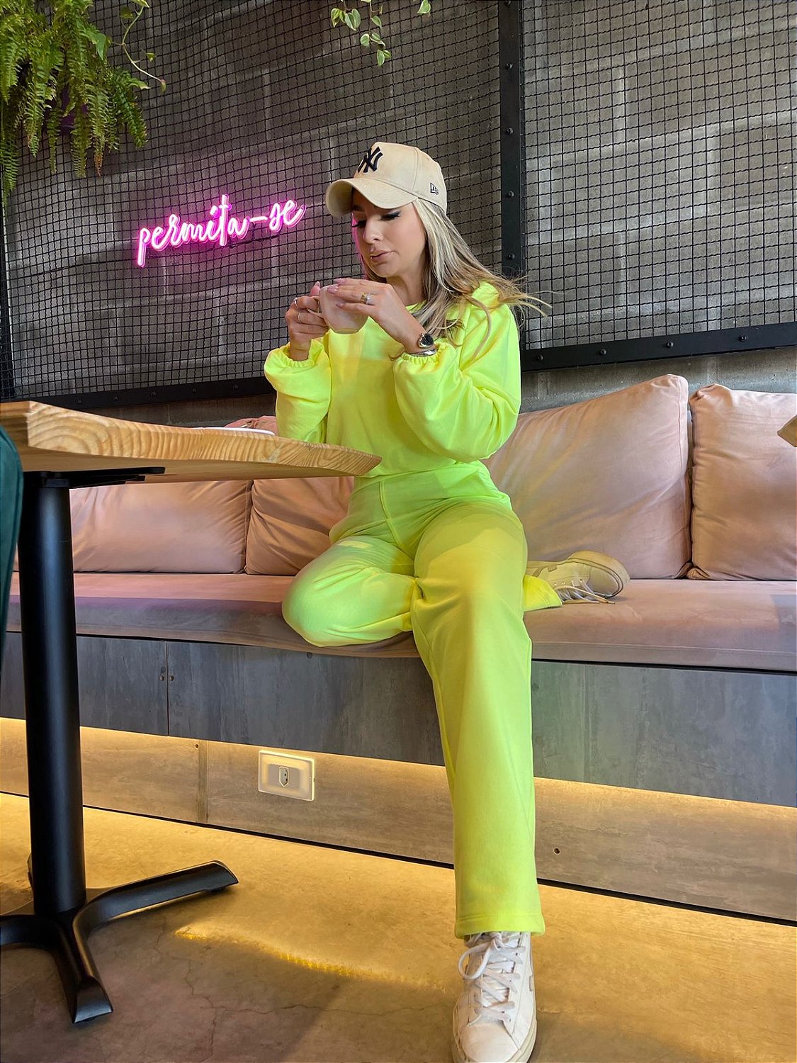 Conjunto Moletom CalÇa Moletom Amarela Feminina SHEIN EZwear Peças/Conjunto Moletom Com Capuz E Calça De Moletom Casual  Feminino, Amarelo Creme, Conjunto De Agasalho Amarelo Claro,  Primavera/Outono SHEIN Brasil